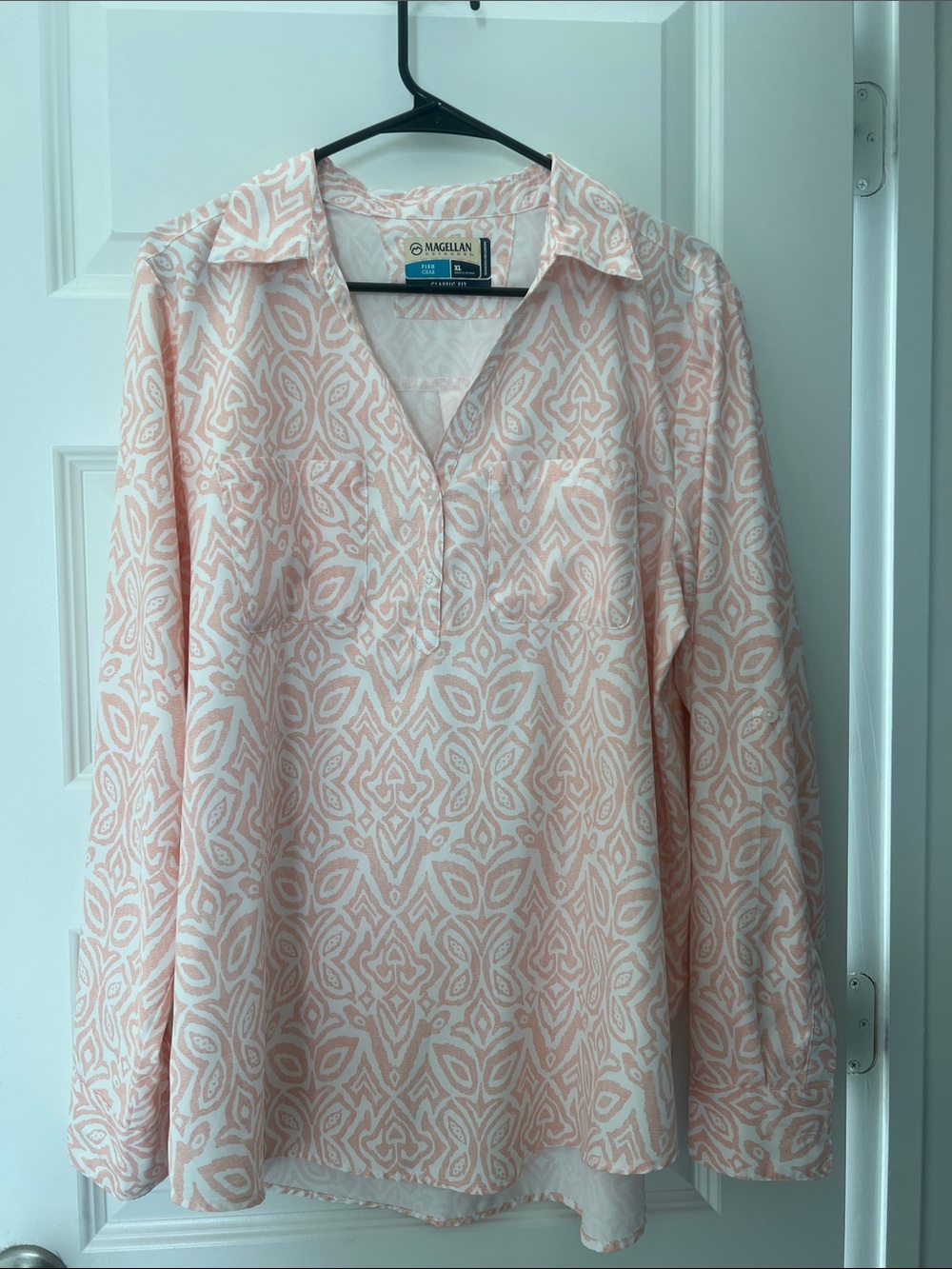 Magellan Outdoors Women's Peach and White Patterned V-Neck Tunic | Size XL